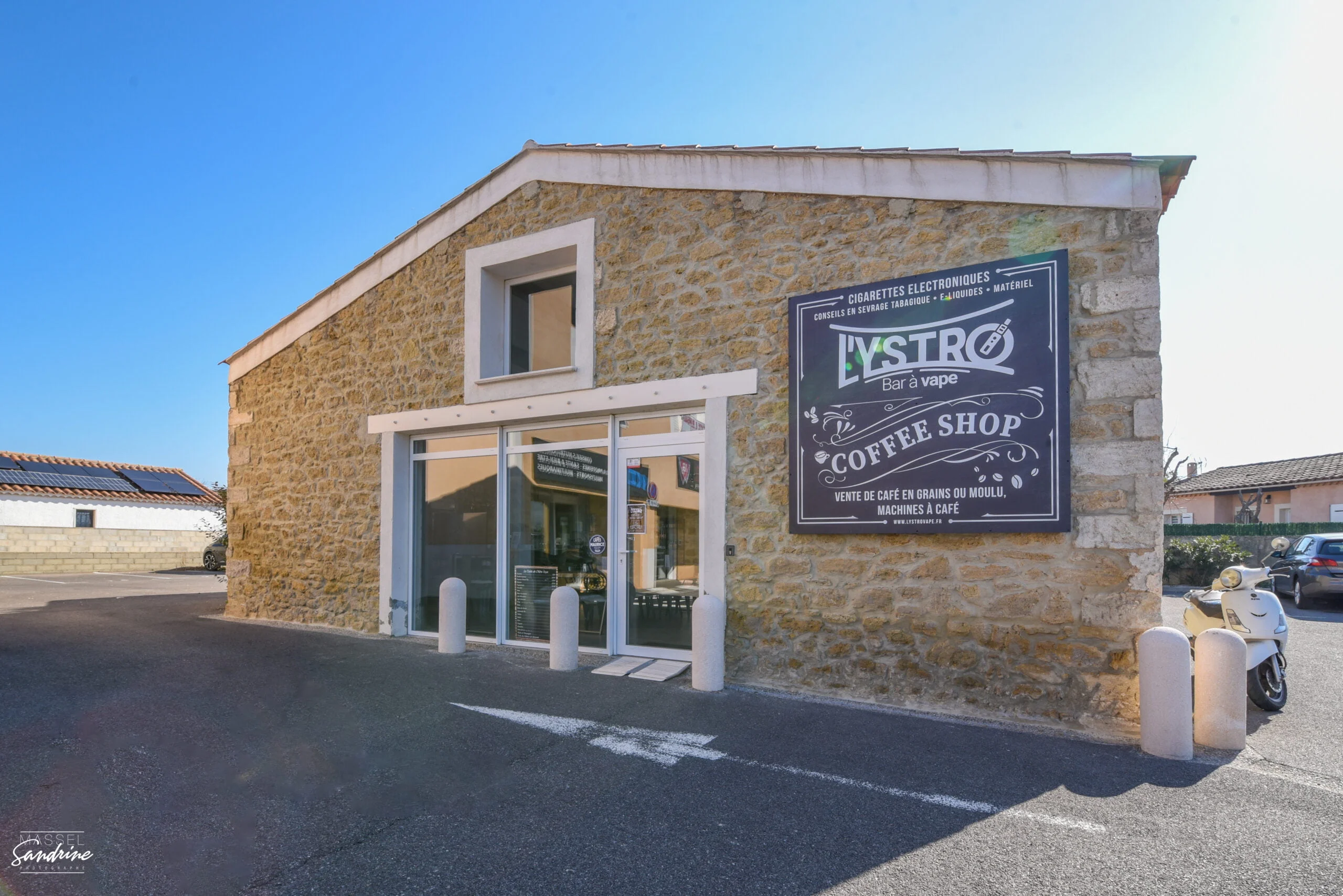 Façade de L'YstroCafé à Istres